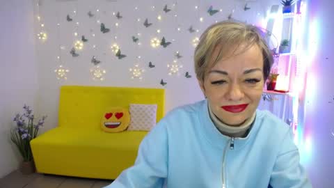 Snapshot of nikamayu chatting on April 25, 5:21 am Nika online show from April 25, 5:21 am