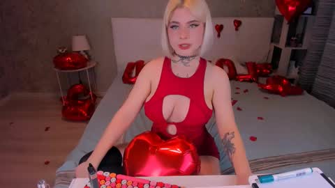 Snapshot of nikarocks chatting on February 13, 6:38 pm nikarocks online show from February 13, 6:38 pm