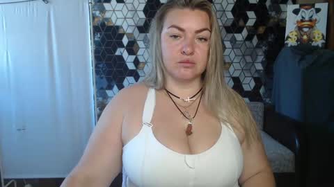 Snapshot of nikaskylink chatting on June 4, 5:13 am Nika online show from June 4, 5:13 am