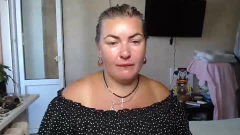 Snapshot of nikaskylink chatting on August 3, 5:17 am Nika online show from August 3, 5:17 am