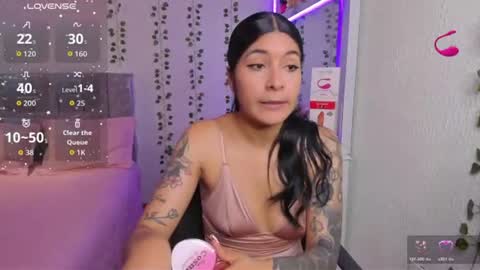 Snapshot of nikibryce_ chatting on July 26, 7:54 pm Niki online show from July 26, 7:54 pm