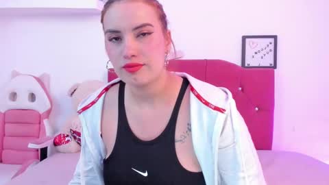 Snapshot of nikii_28 chatting on January 11, 10:40 pm Nikii online show from January 11, 10:40 pm