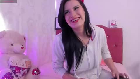 Snapshot of nikii_28 chatting on September 12, 9:59 pm Nikii online show from September 12, 9:59 pm