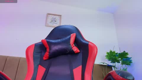 Snapshot of nikkenyx chatting on July 7, 7:23 am Nikkenyx online show from July 7, 7:23 am