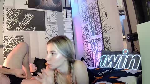 nikki7377 online show from December 21, 9:12 am