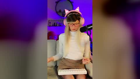 Kitty Chatte online show from March 25, 7:03 am