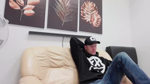 Snapshot of nikki_hard chatting on December 21, 7:13 am nikki online show from December 21, 7:13 am