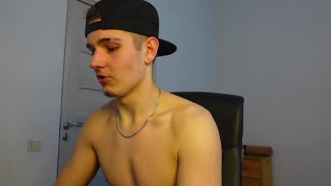 nikki online show from March 28, 2:27 pm