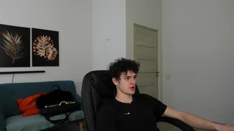 nikki online show from April 5, 2:03 pm