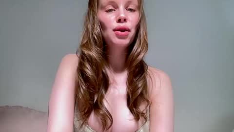 Nikki online show from April 18, 10:08 am