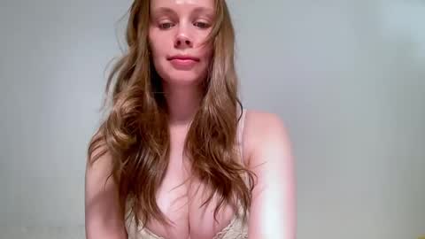 Snapshot of nikki_mi chatting on May 9, 10:20 am Nikki online show from May 9, 10:20 am