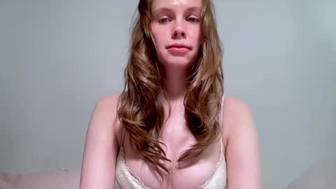 Snapshot of nikki_mi chatting on May 10, 10:09 am Nikki online show from May 10, 10:09 am