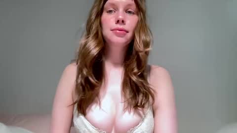 Snapshot of nikki_mi chatting on May 29, 10:02 am Nikki online show from May 29, 10:02 am