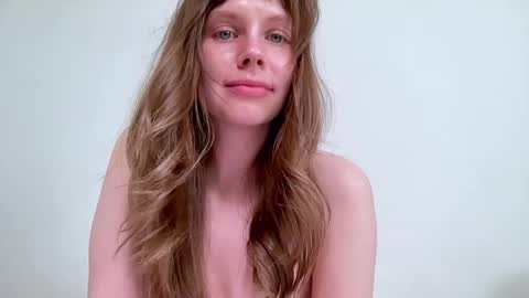 Snapshot of nikki_mi chatting on June 3, 2:33 pm Nikki online show from June 3, 2:33 pm