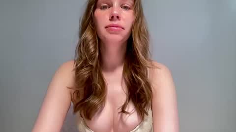 Snapshot of nikki_mi chatting on June 25, 9:58 am Nikki online show from June 25, 9:58 am