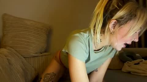 Snapshot of nikki_whatever chatting on January 3, 8:11 pm nicolette online show from January 3, 8:11 pm