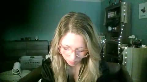 Snapshot of nikkib653466 chatting on January 13, 6:57 pm nikkib653466 online show from January 13, 6:57 pm
