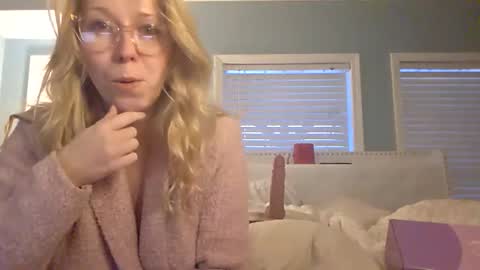 nikkib653466 online show from January 16, 10:36 pm