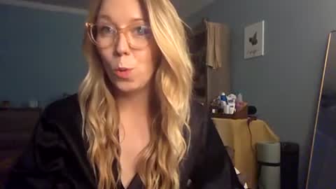 Snapshot of nikkib653466 chatting on July 10, 6:10 pm nikkib653466 online show from July 10, 6:10 pm