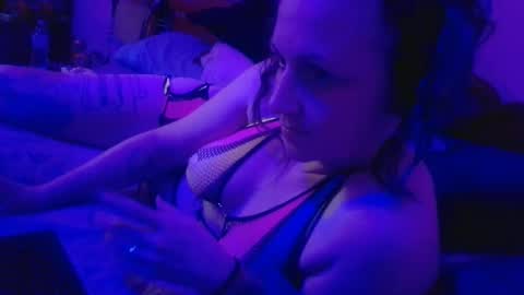 Snapshot of nikkietwotimes420 chatting on September 19, 1:29 am Nikkie online show from September 19, 1:29 am