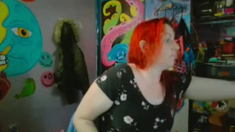 Nikkie online show from May 8, 2:22 pm
