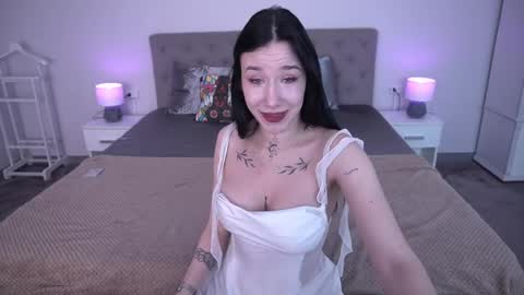 Snapshot of nikkigoldx chatting on June 4, 7:31 pm Nikki online show from June 4, 7:31 pm