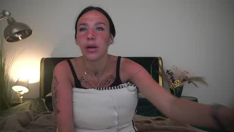 Snapshot of nikkigoldx chatting on July 2, 3:23 am Nikki online show from July 2, 3:23 am
