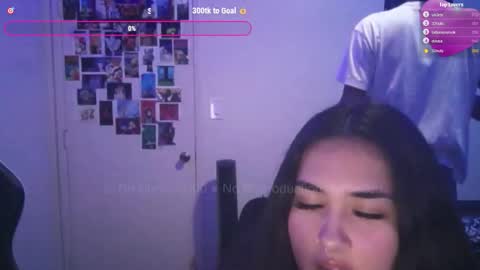 Snapshot of nikkinotnicki00 chatting on December 14, 9:47 am Nikkinotnicki00 online show from December 14, 9:47 am