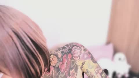 Nikki Ramone   online show from October 8, 10:18 pm