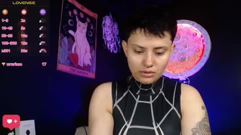 Snapshot of nikky_tomboy444 chatting on November 15, 2:02 pm Nikky online show from November 15, 2:02 pm