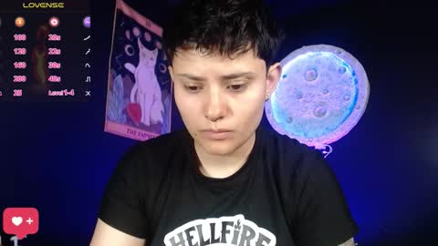 Snapshot of nikky_tomboy444 chatting on December 14, 1:27 pm Nikky online show from December 14, 1:27 pm
