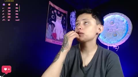 Snapshot of nikky_tomboy444 chatting on February 10, 1:04 pm Nikky online show from February 10, 1:04 pm