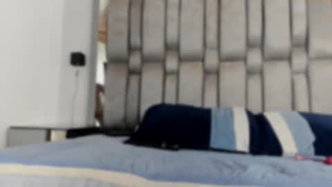 Snapshot of nikkysmiith chatting on October 24, 1:18 pm online show from October 24, 1:18 pm