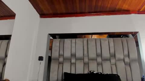 Snapshot of nikkysmiith chatting on October 29, 11:34 am online show from October 29, 11:34 am