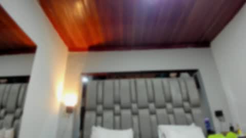 Snapshot of nikkysmiith chatting on November 5, 11:21 am online show from November 5, 11:21 am