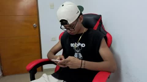 niklaus_wolf online show from March 23, 4:38 am