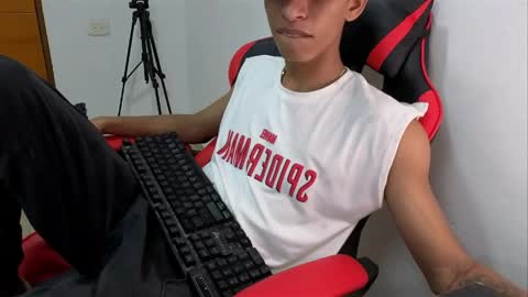 niklaus_wolf online show from March 26, 6:30 am