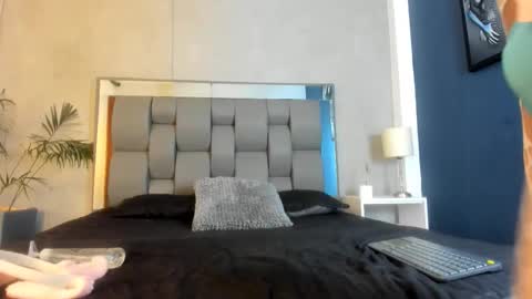 Snapshot of niko_kael chatting on February 24, 3:26 am Niko Kael online show from February 24, 3:26 am