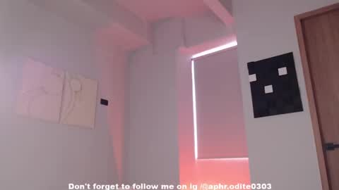 Snapshot of nikol_je chatting on December 22, 2:06 pm Nicole cam online show from December 22, 2:06 pm