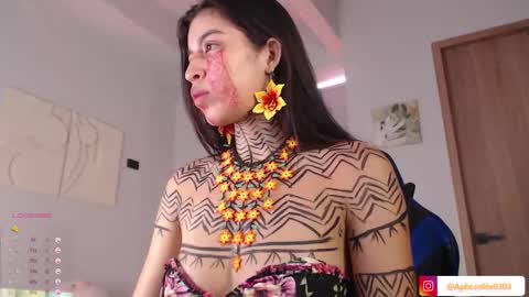 Snapshot of nikol_je chatting on January 19, 2:06 pm Nicole cam online show from January 19, 2:06 pm