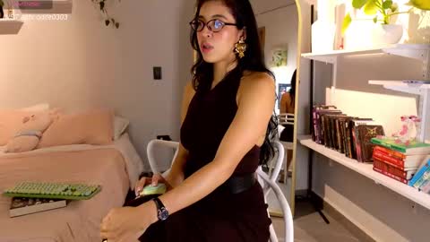 Snapshot of nikol_je chatting on September 14, 1:27 am Nicole cam online show from September 14, 1:27 am