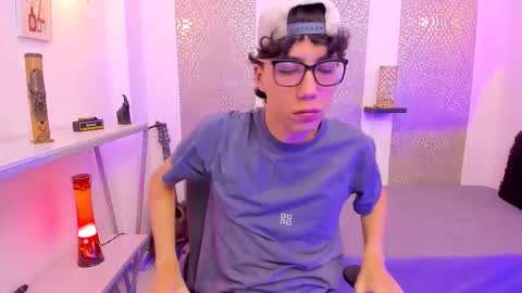 Snapshot of nikolay_gregori chatting on October 8, 4:32 am online show from October 8, 4:32 am