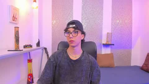 Snapshot of nikolay_gregori chatting on October 14, 4:13 am online show from October 14, 4:13 am