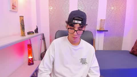 Snapshot of nikolay_gregori chatting on October 17, 4:59 am online show from October 17, 4:59 am