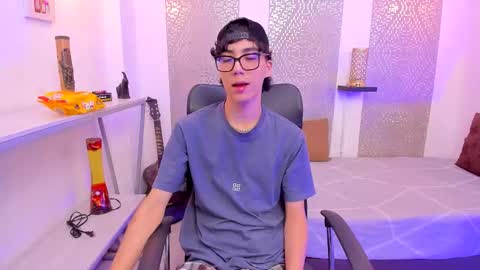 Snapshot of nikolay_gregori chatting on October 21, 5:08 am online show from October 21, 5:08 am