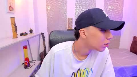 Snapshot of nikolay_gregori chatting on October 27, 4:16 am online show from October 27, 4:16 am