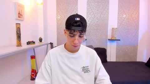 Snapshot of nikolay_gregori chatting on November 5, 4:34 am online show from November 5, 4:34 am