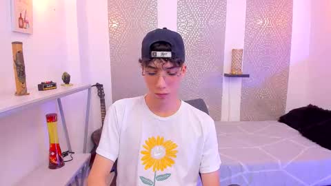 Snapshot of nikolay_gregori chatting on November 11, 4:45 am online show from November 11, 4:45 am