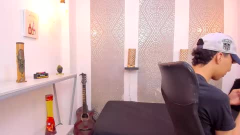 Snapshot of nikolay_gregori chatting on November 20, 4:34 am online show from November 20, 4:34 am