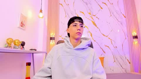    online show from February 10, 3:32 am